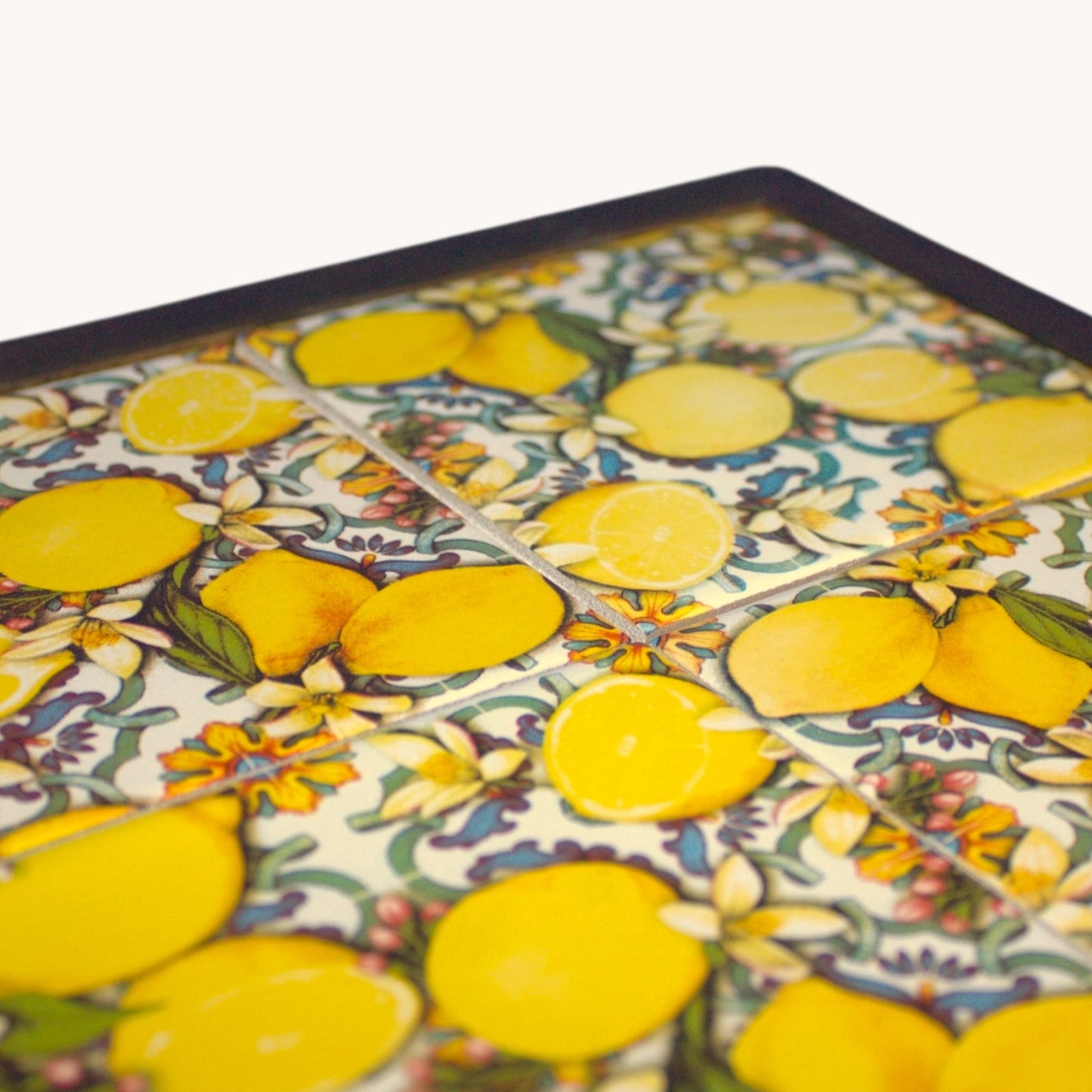 Холна маса Нимбу - детайл на лимони