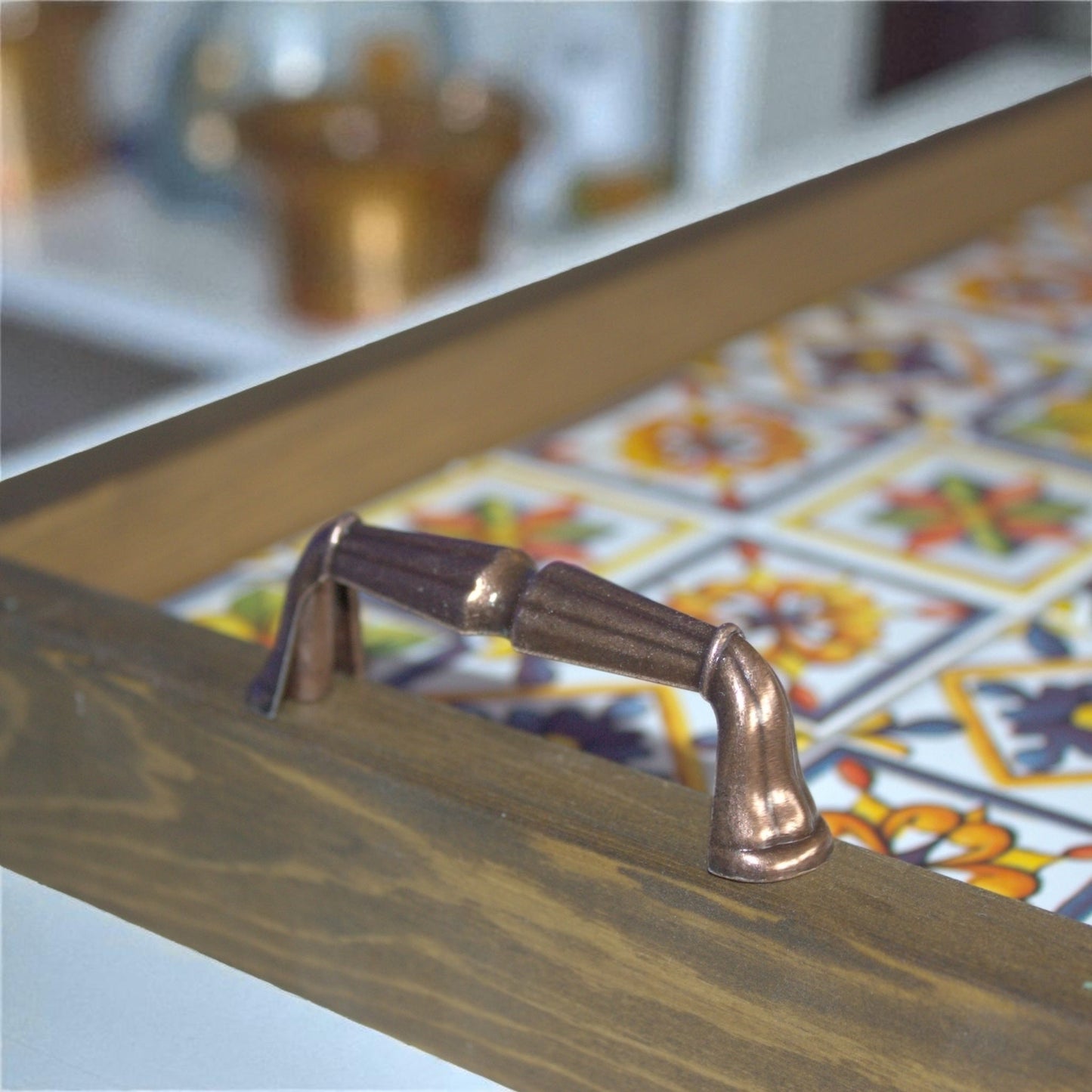 Декоративен дървен поднос с керамични плочки – модел „Азахар“